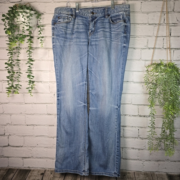 LOFT ORGINAL BOOT CUT LIGHT WASH DENIUM JEANS WOMENS SIZE 14 PETITE - Picture 1 of 6